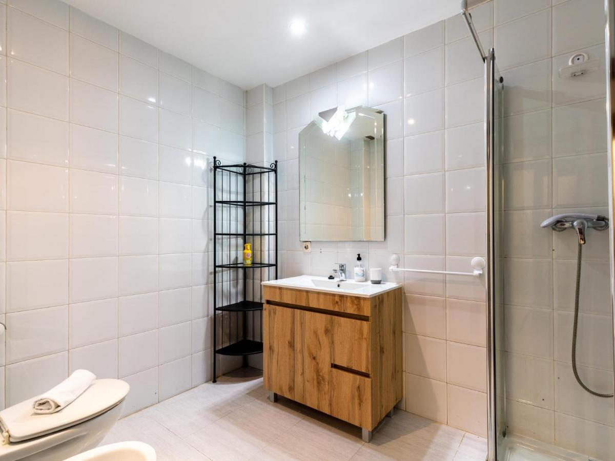 Holi-rent Antillano Campos *